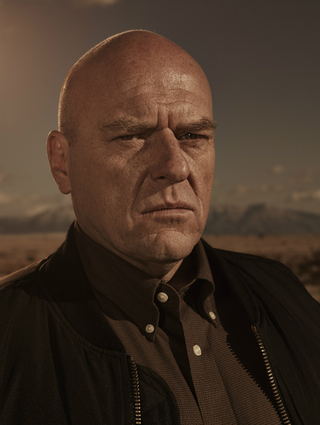 Illustration for article titled It's time to look upon the promo images for Breaking Bad's final episodes and argue about what they mean
